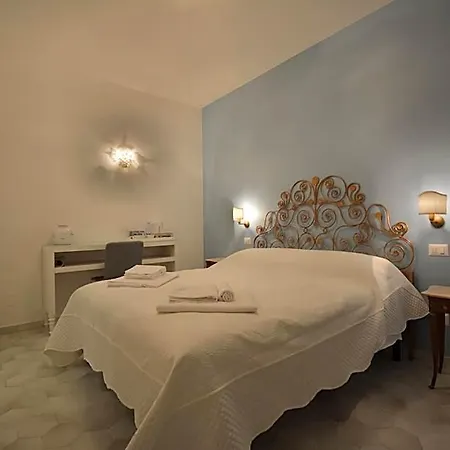 Couette-café Palazzo De Campora 4*