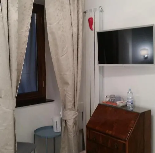 Palazzo De Campora 4* נאפולי